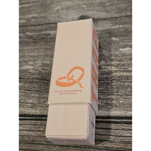 Jeffree Star Velvet Trap Lipstick in KUMQUAT New in Box (184) - Picture 3 of 3